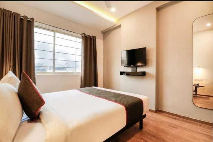 Hotel Oyo Shree Balaji Tower Bhopal Exterior foto